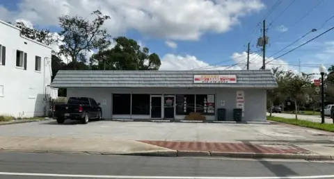 Kingsland Commercial Building For Sale