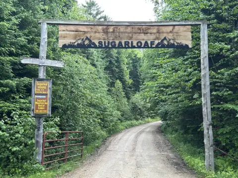 Versatile Inn with Development Potential