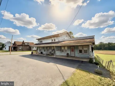 5-Unit Mixed-Use Income Property