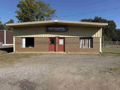 Flex Space with Fenced Yard