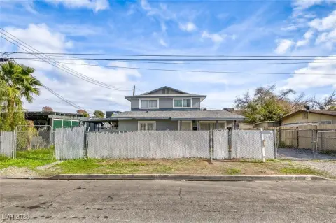 Upgraded Duplex Near Downtown Las Vegas