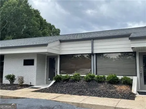 Office Unit with Four Private Rooms