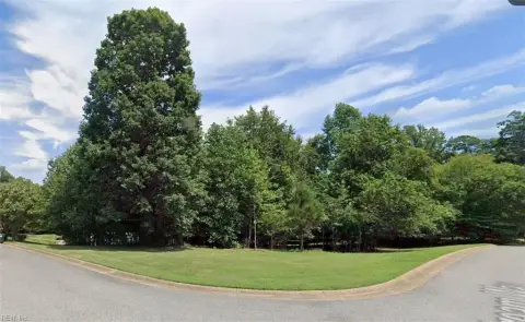 Buildable Lot in Settlers Mill