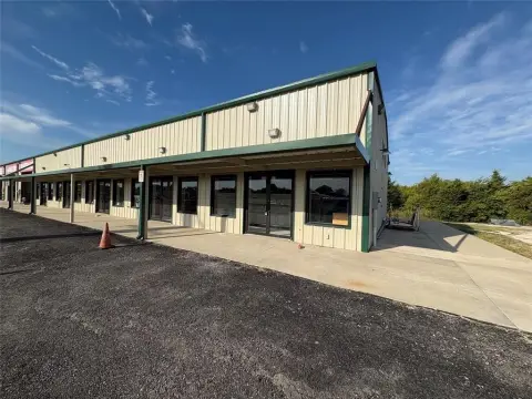 Retail Space on Highway 289