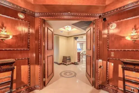 Las Vegas Penthouse with Strip Views