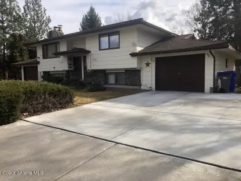 Duplex with Fenced Backyard