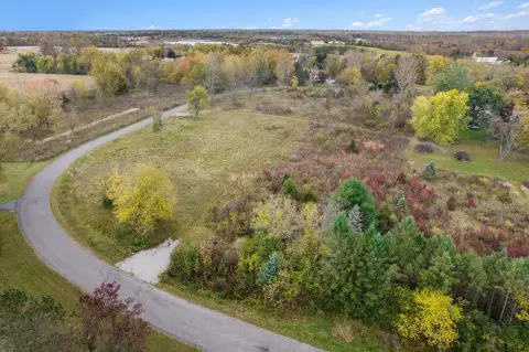 Spacious Land Parcel in Clinton