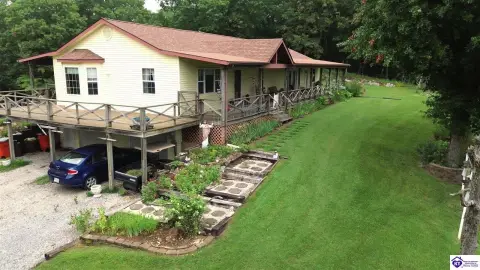 Kentucky Farm with Custom-Built Home