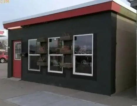 Single-Level Storefront with Rear Door