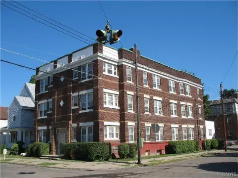 13-Unit Walk-Up Apartment Building