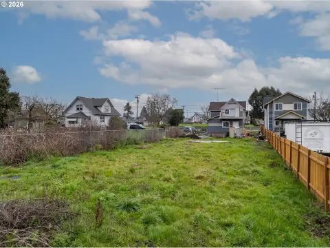 Buildable Lot in Mount Angel