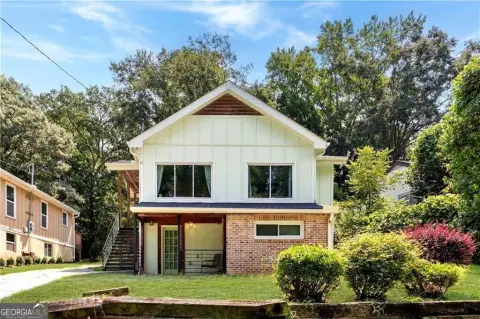 Renovated Duplex with Separate Utilities