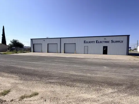 Warehouse with Fenced Yard