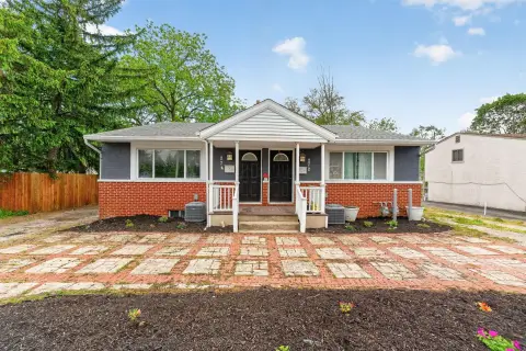 Duplex in Southwestern City Schools