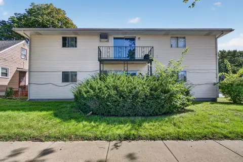 8-Unit Apartment Building