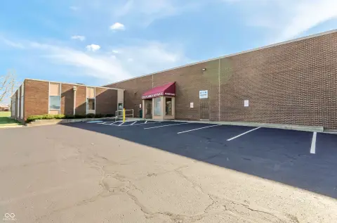 Indianapolis Industrial Facility For Sale