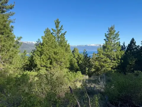 Cascade Land with Mountain Views