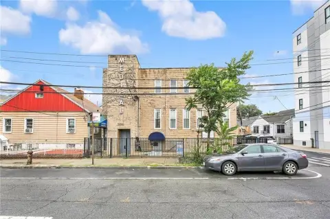 Brighton Beach Commercial Building For Sale