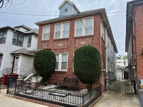 Detached Two-Family Duplex