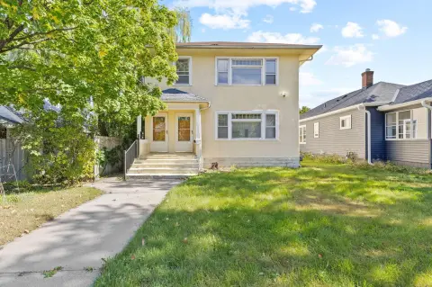 Well-Kept Duplex with Additional Basement Space