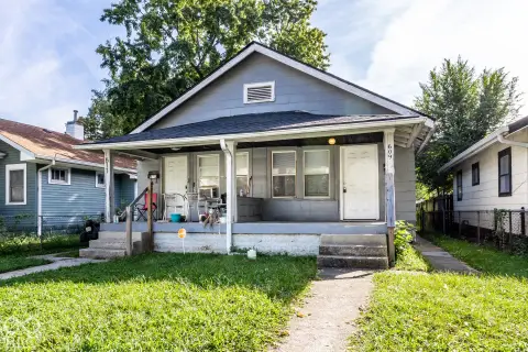 Renovated Duplex with Parking