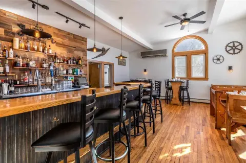 Restaurant and Bar with Commercial Kitchen