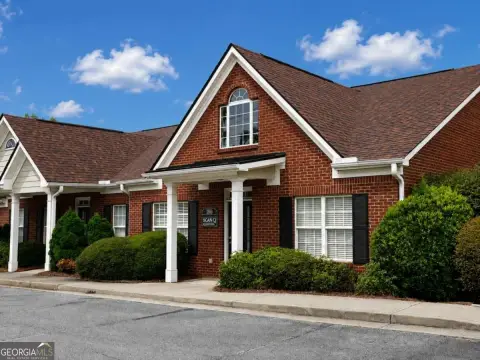 Corner Office Suite with Parking