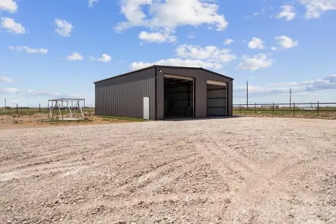 Warehouse Shop with RV Hookups