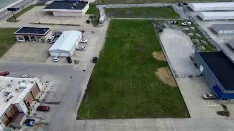 Vincennes Commercial Land Opportunity