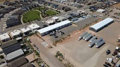 Warehouse Units with Overhead Doors