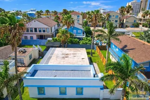 Duplex with Rooftop Deck