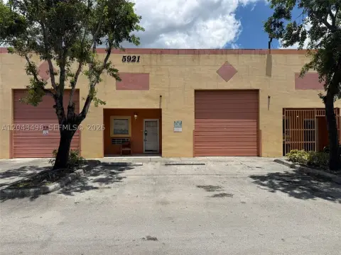 Street-Level Flex Warehouse Condo