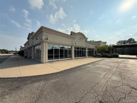 Spacious End Unit for Lease