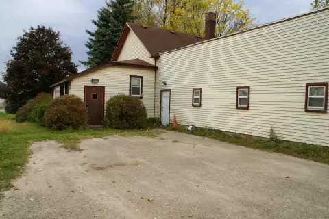 South Lyon Commercial Space Available