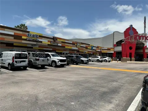 Retail Storefront in Shopping Center