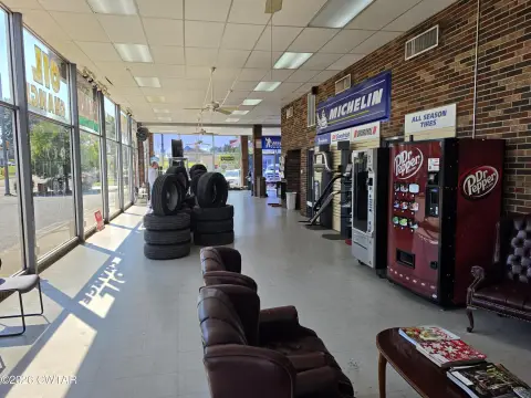 Automotive Service Building with Six Bays