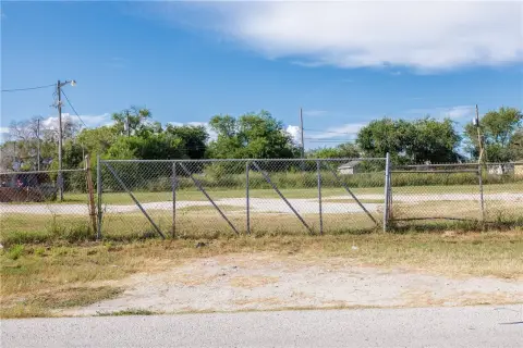 Corner Lot in Robstown, TX