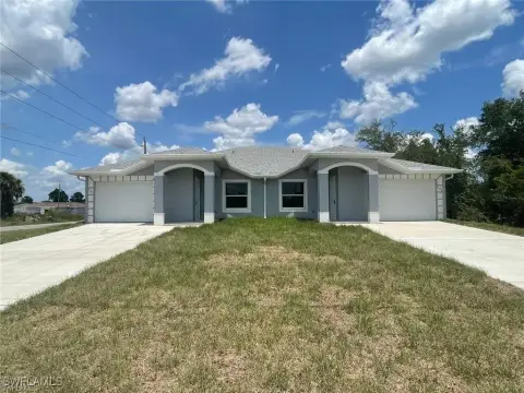 Upgraded Duplex with Two Units