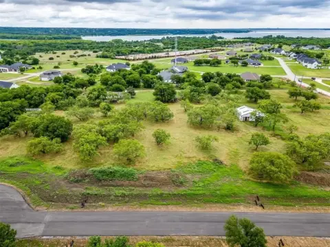 Spacious Lots Near Lake