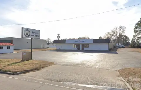 Former Piggly Wiggly in Stantonsburg