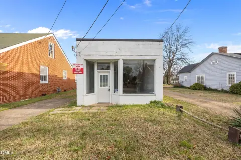 Versatile Commercial Building in Gibsonville