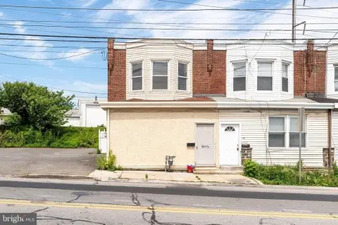 Two-Story Mixed-Use Duplex