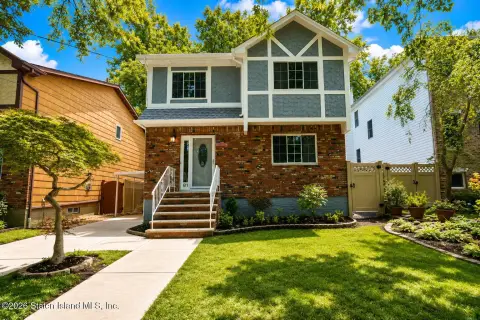Detached Colonial Home