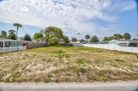 Spacious Buildable Lot Near Flagler