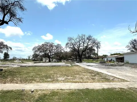 Residential Land in Sinton, TX