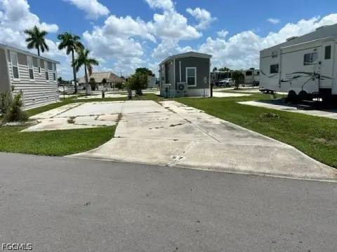 Vacant Lot in 55+ Community