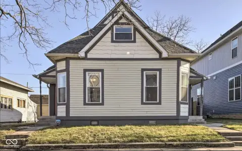 Updated Duplex Near Downtown Indianapolis