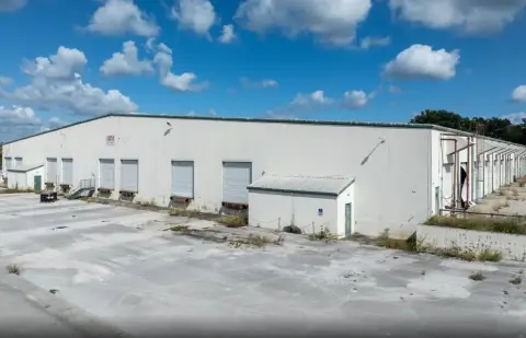 Warehouse with Highway Frontage