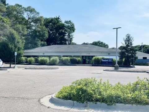 Freestanding Office and Light Industrial