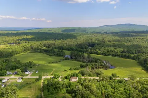 Streamfront Farmland With Level Landing Area